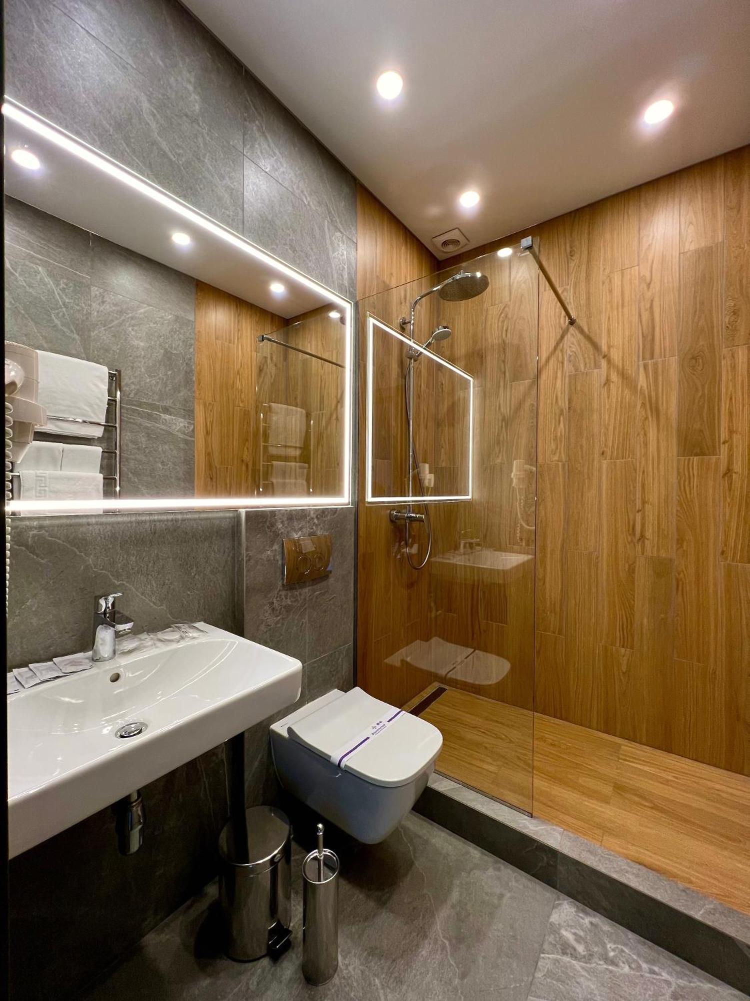 Hotel Fregat Kyiv Exterior photo